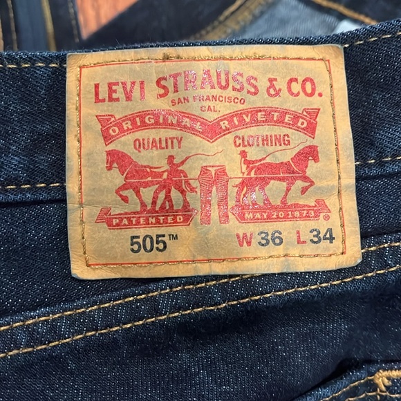 Levi’s 505 Jeans - Picture 4 of 5